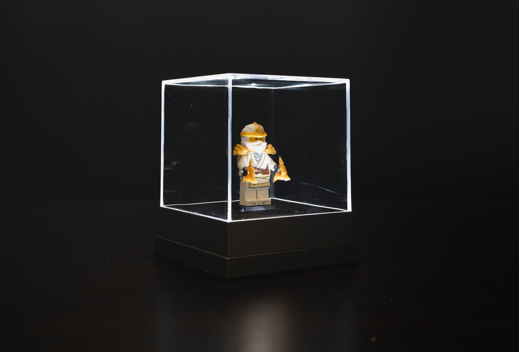 Single Figure LED Light Up Minifigure Display