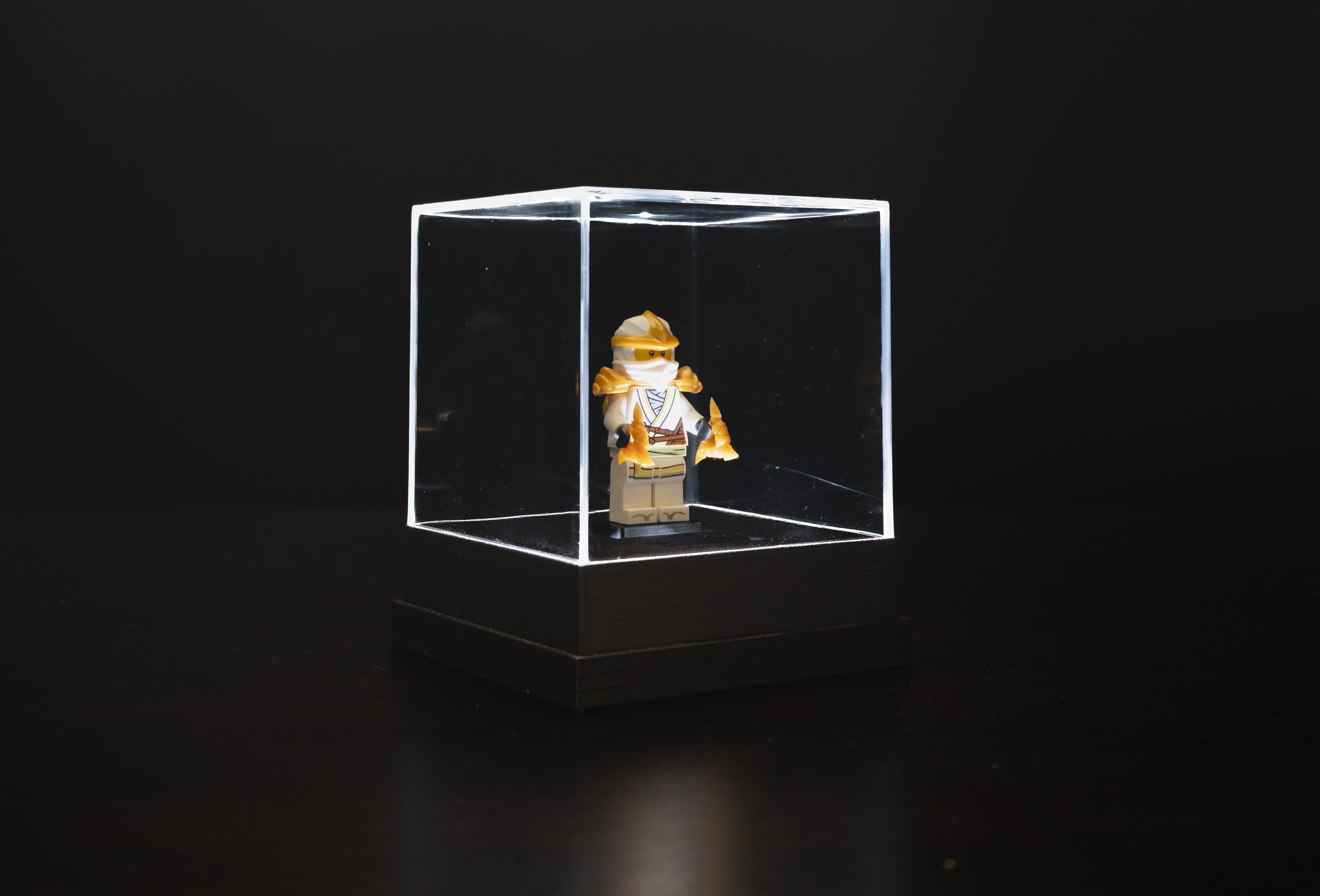Single Figure LED Light Up Minifigure Display